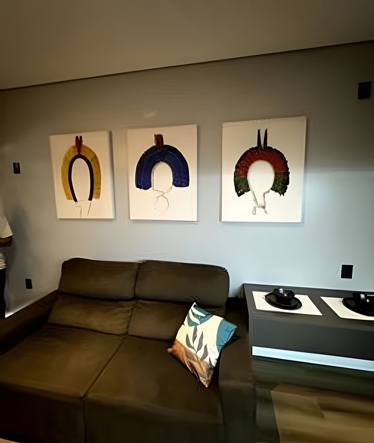 Studio novo, seguro, com ar-cond e Smart TV
