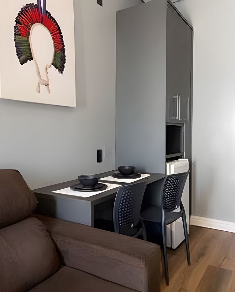 Studio novo, seguro, com ar-cond e Smart TV